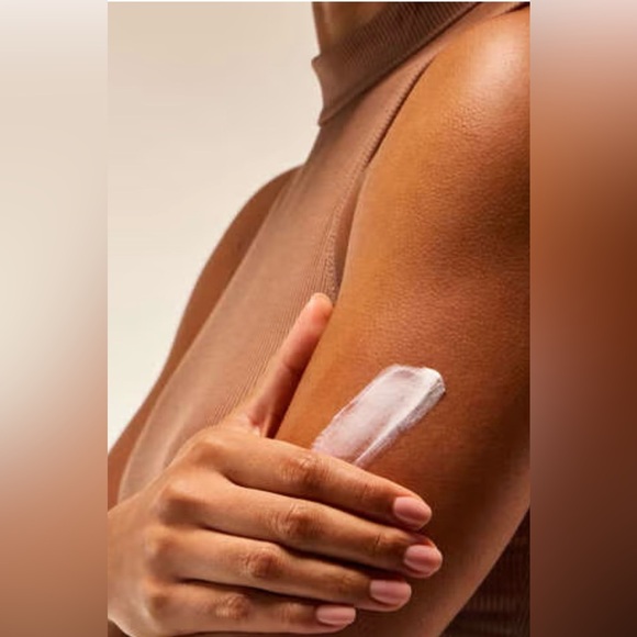 BATH & BODY WORKS PEEPIN’ IT REAL ULTIMATE HYDRATION BODY CREAM - Picture 2 of 4